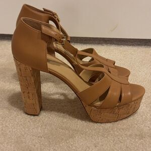 MICHAEL KORS SIZE 9.5 heels like new! Best deal!
